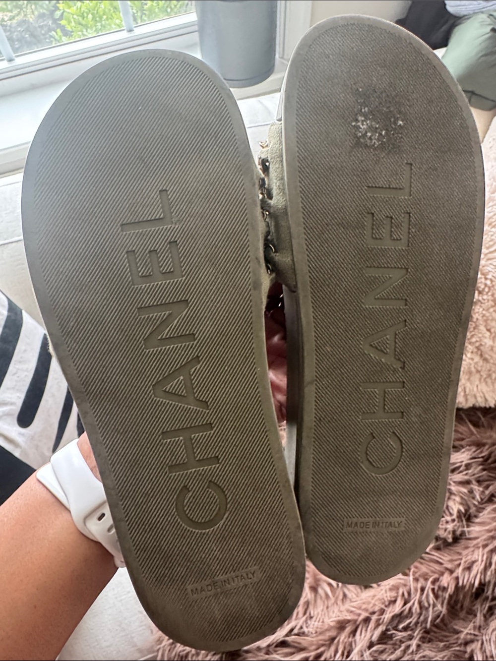 CHANEL Olive Green Slide Sandals with Gold Chain Detailing sz 38 - Picture 3 of 5